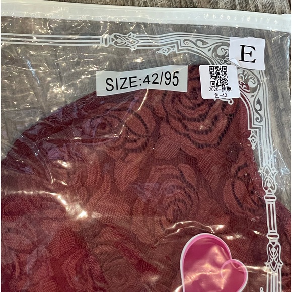 Floral Secrets comfort rose bra. Front closure, push up and wire free. - Picture 3 of 3